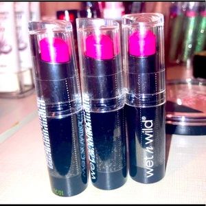 WetNwild Megalast lip color- don’t blink pink (3)